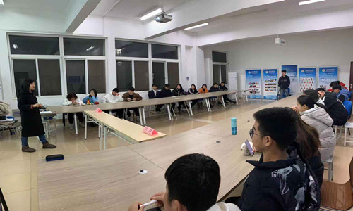 辩论赛2_副本.jpg 辩论赛2_副本.jpg