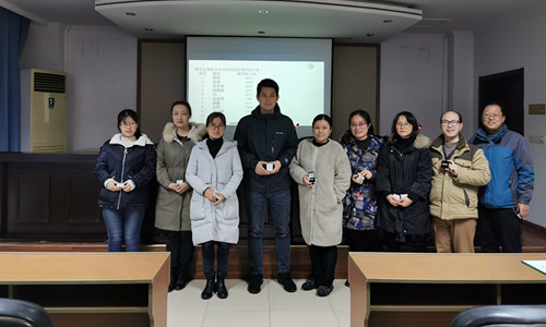 奖励云班课运用教师合影.jpg 奖励云班课运用教师合影.jpg