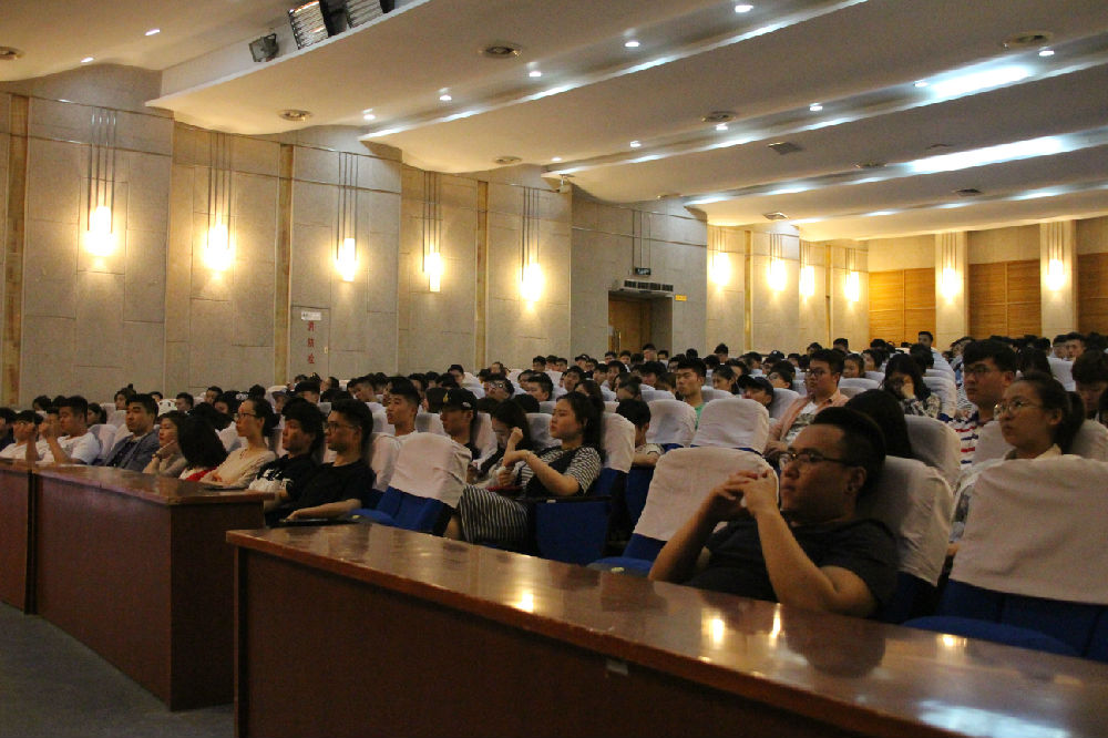 图三 此次宣讲会吸引了该系许多同学参与.jpg